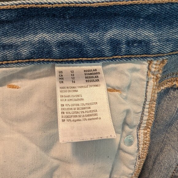 Ripped Mom Jeans - Picture 3 of 4